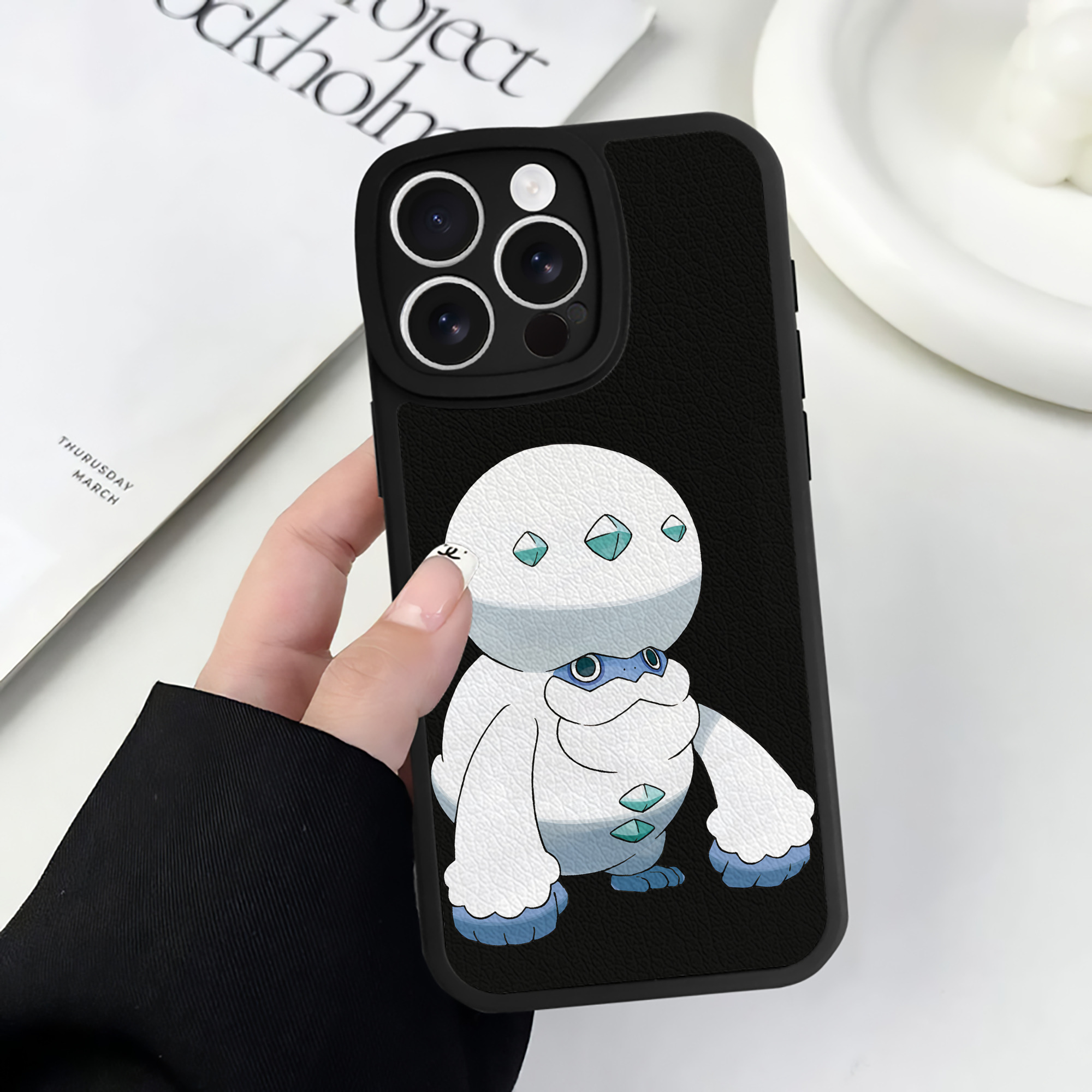 （画像用） ポケットモンスター Pokémon 【iPhone 16シリーズ対応】シリコンスマホケース（レザー調） 材質：シリコン